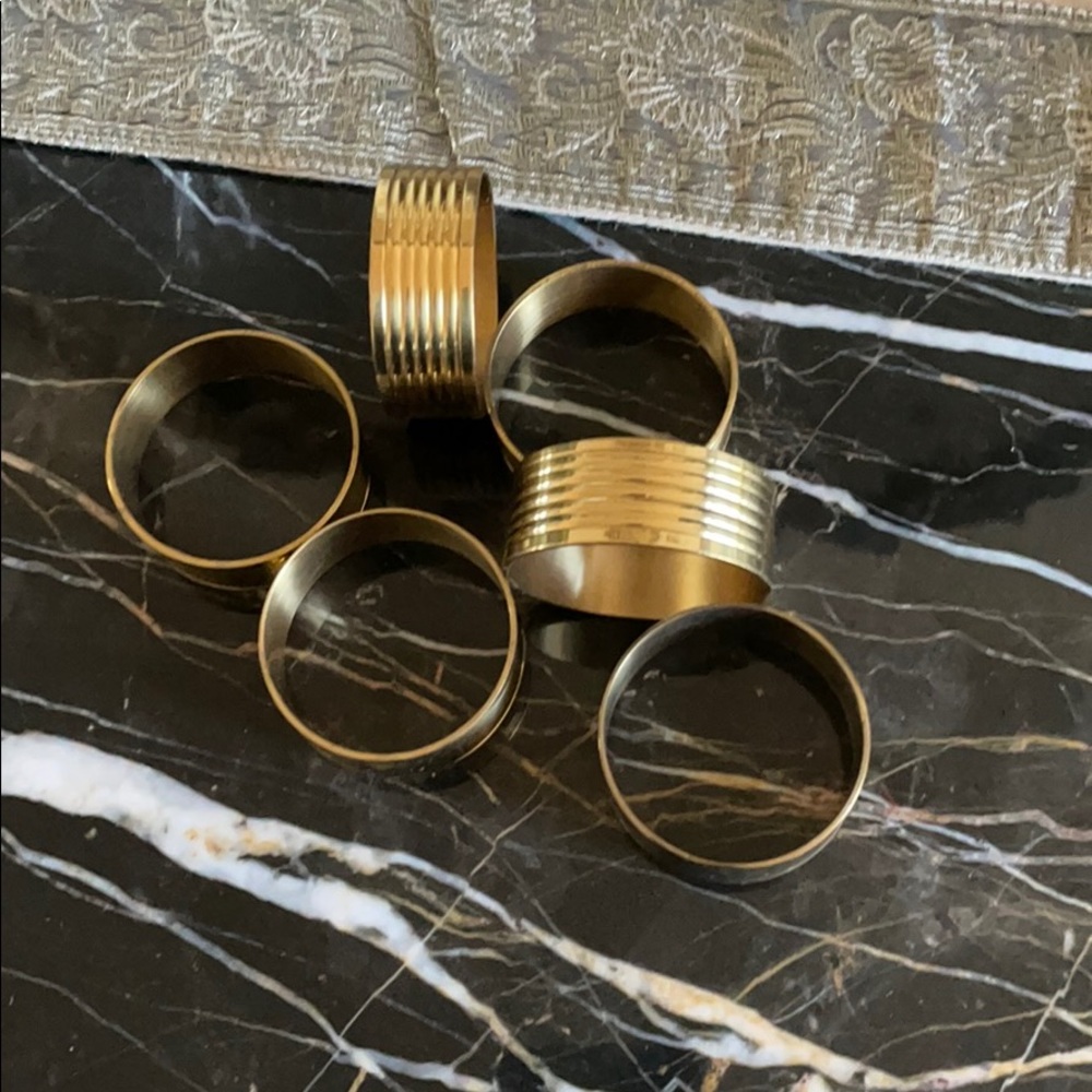 BRAND NEW gold classic napkin rings